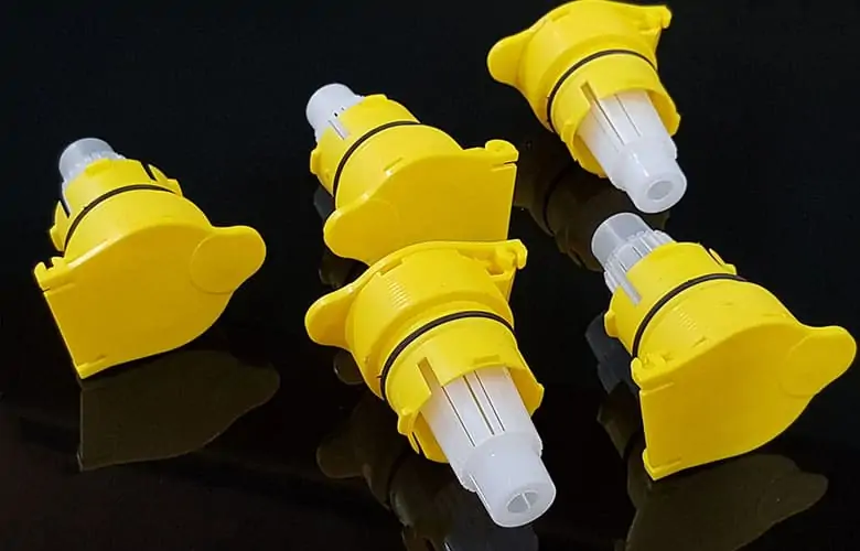 Easy to fill Flip-top Vent plug with trap to arrest falling debris into cells